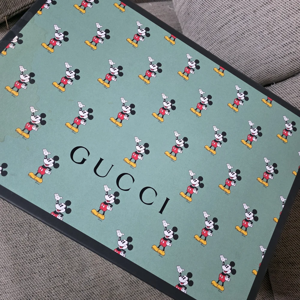 Disney x Gucci Mickey Mouse Bucket Bag - Picture 5 of 5
